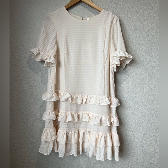 Indikah Dresses & Skirts - NWT Indikah Ivory Ruffle Tiered Dress, M